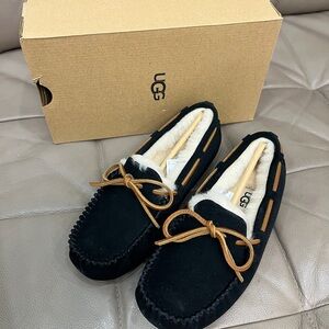 Brand New UGG®
Dakota Slipper (Women) Size 5